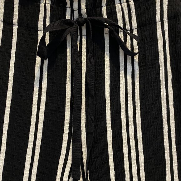 LOVE TREE -- Palazzo Pants, Wide Leg, Elastic Waist, Black/White Vertical Stripe - Picture 5 of 8